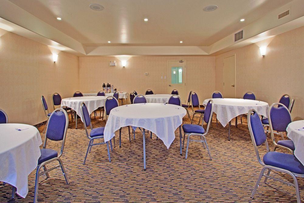 Holiday Inn Express Yorkton East By Ihg Eksteriør billede