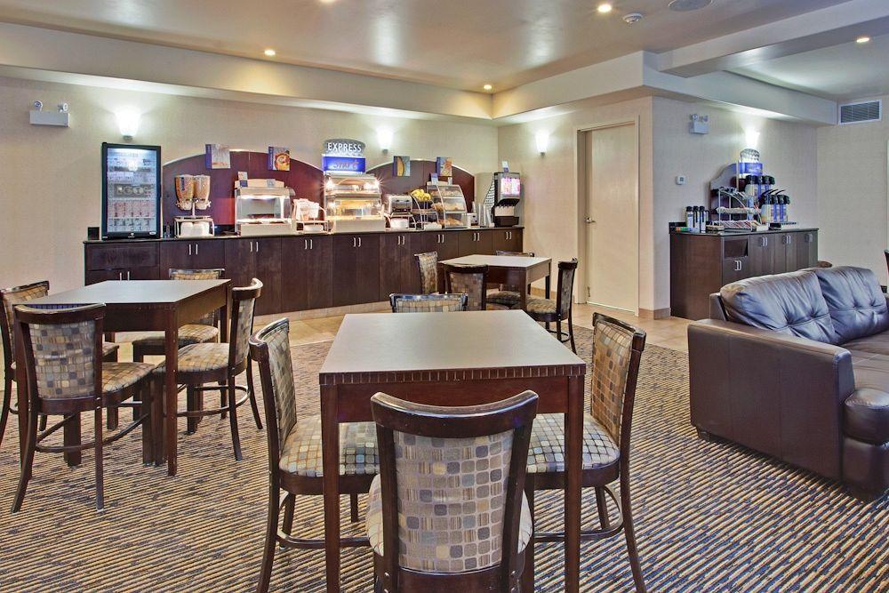 Holiday Inn Express Yorkton East By Ihg Eksteriør billede